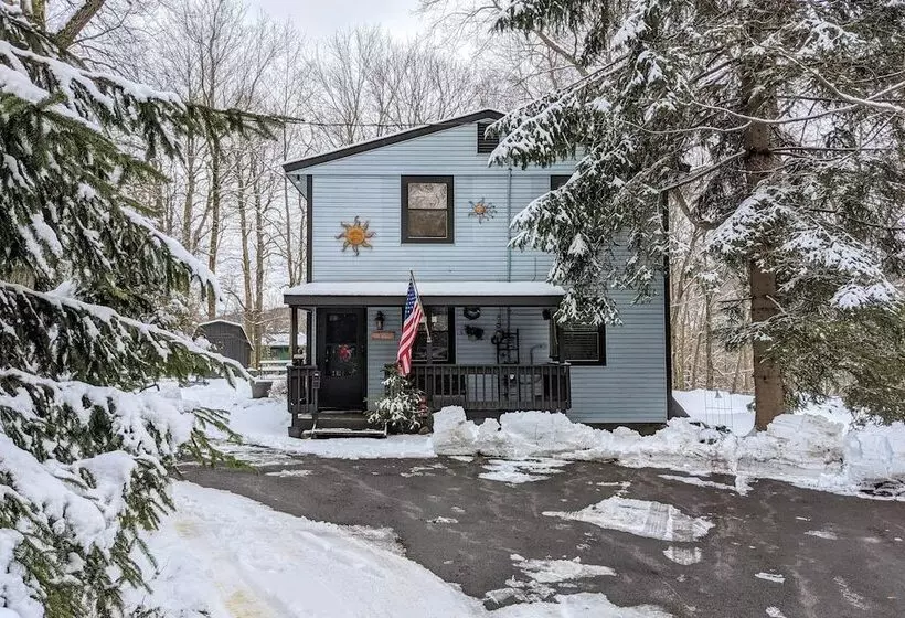 Harmony Cottage By Avantstay Lake Access, Hot Tub, Fire Pit, & Game Room