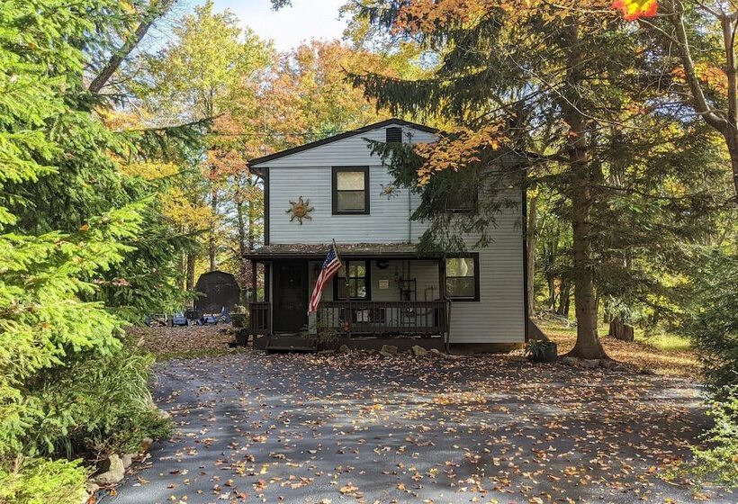 Harmony Cottage By Avantstay Lake Access, Hot Tub, Fire Pit, & Game Room