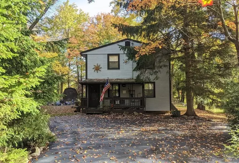 Harmony Cottage By Avantstay Lake Access, Hot Tub, Fire Pit, & Game Room