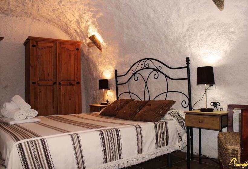 Hotell Alojamientos Cuevas Pinomojon