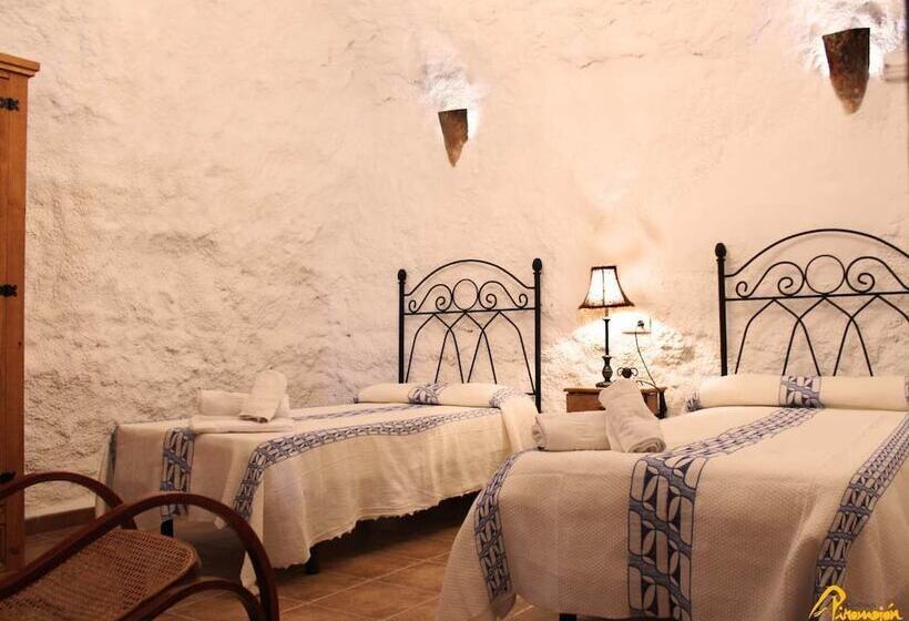 Hotell Alojamientos Cuevas Pinomojon