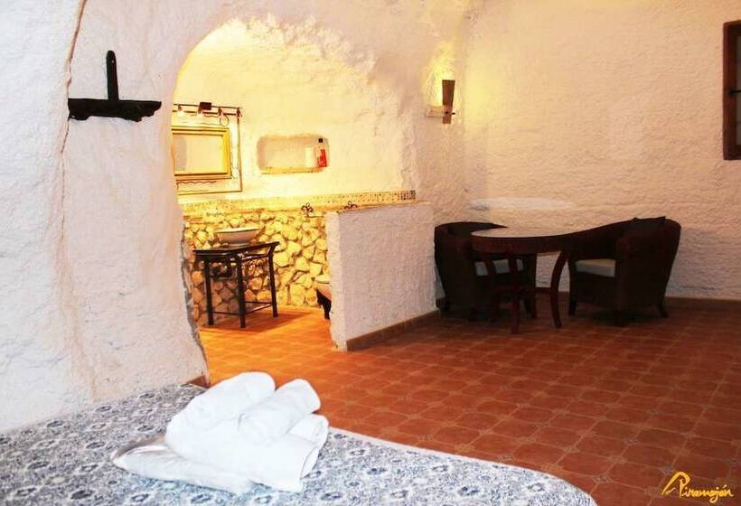 Hotell Alojamientos Cuevas Pinomojon