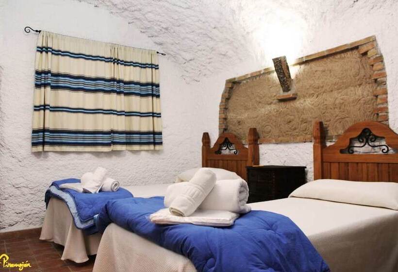 Hotell Alojamientos Cuevas Pinomojon