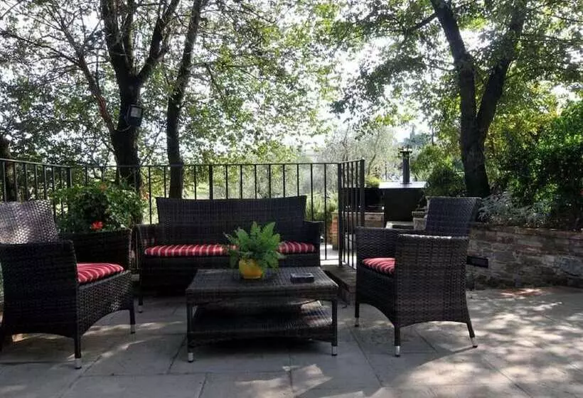 Hotelli Belvilla By Oyo Castel Del Gallo