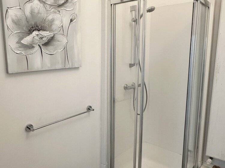 هتل Harrington Suites