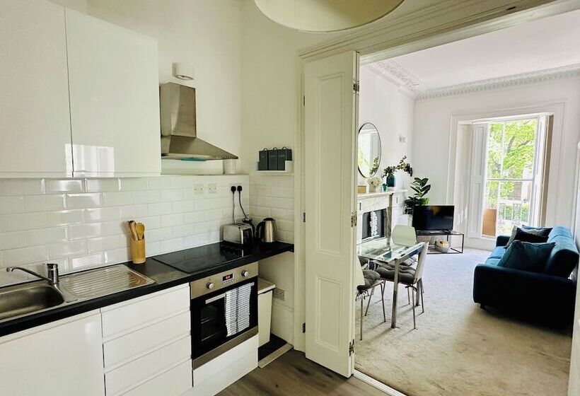 هتل Harrington Suites