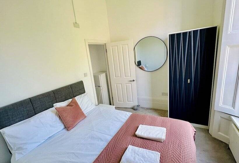 هتل Harrington Suites