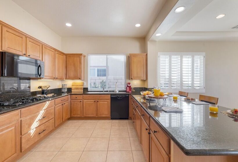 Indio Echo Avantstay Terra Lago Retreat + Pool, Firepit, Outdoor Kitchen