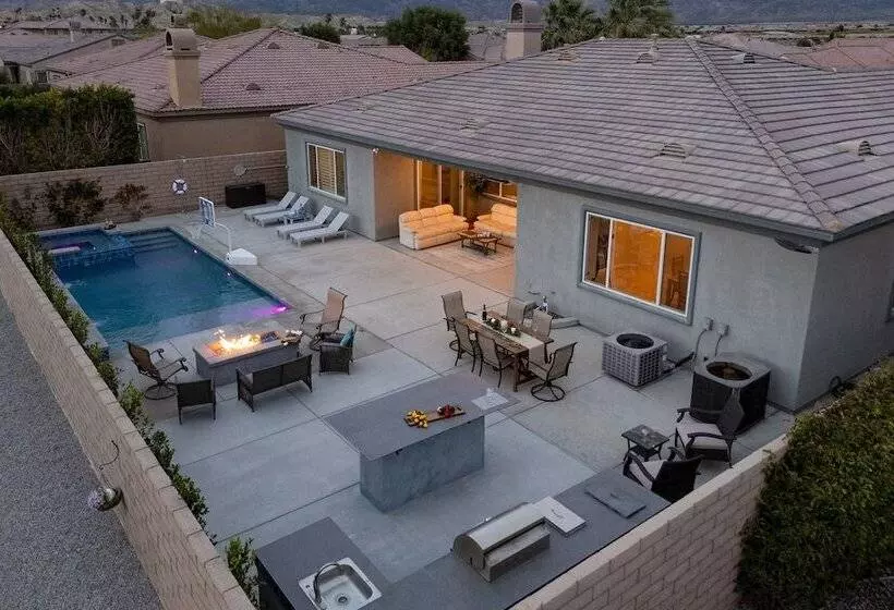 Indio Echo Avantstay Terra Lago Retreat + Pool, Firepit, Outdoor Kitchen