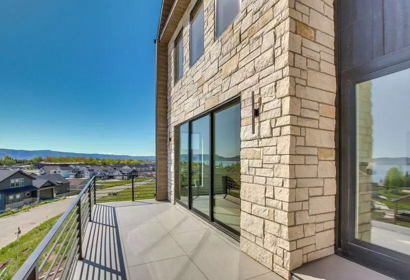 Luxe Retreat W/ Theater Room: Walk To Bear Lake!