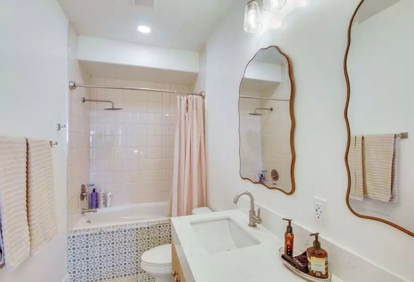 Luxe Retreat W/ Theater Room: Walk To Bear Lake!