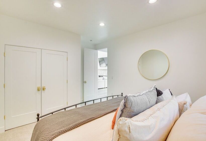Luxe Retreat W/ Theater Room: Walk To Bear Lake!