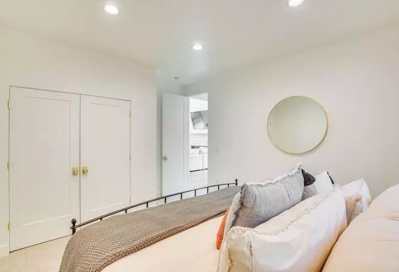 Luxe Retreat W/ Theater Room: Walk To Bear Lake!