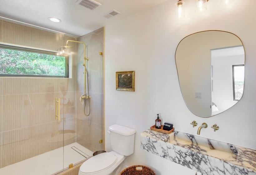 Luxe Retreat W/ Theater Room: Walk To Bear Lake!