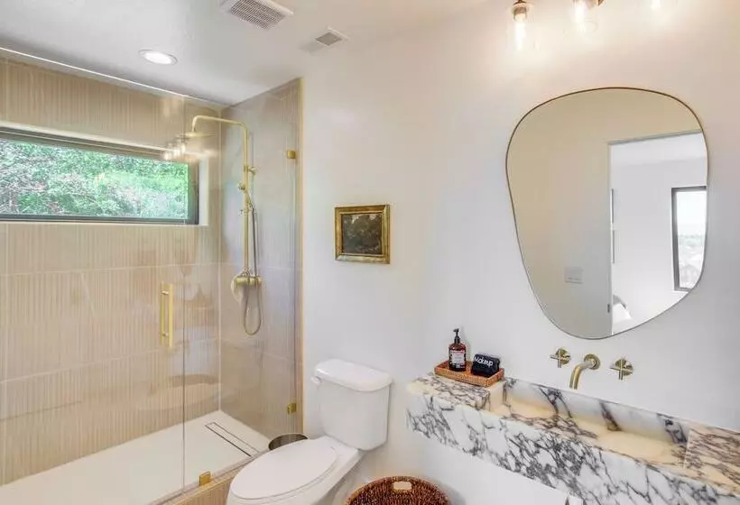 Luxe Retreat W/ Theater Room: Walk To Bear Lake!