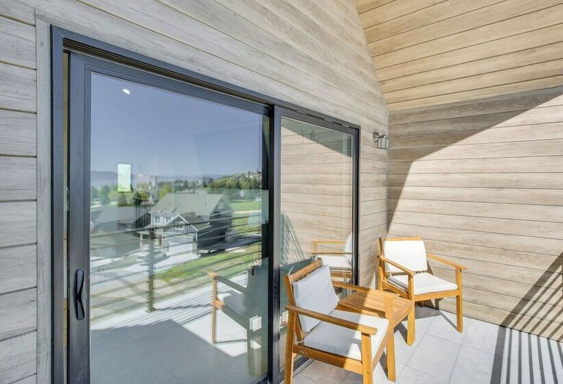 Luxe Retreat W/ Theater Room: Walk To Bear Lake!