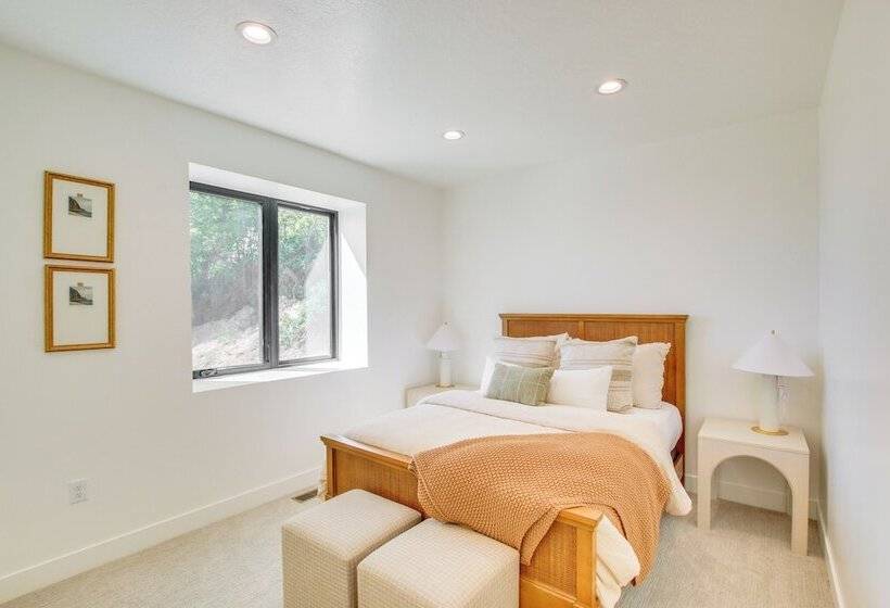 Luxe Retreat W/ Theater Room: Walk To Bear Lake!