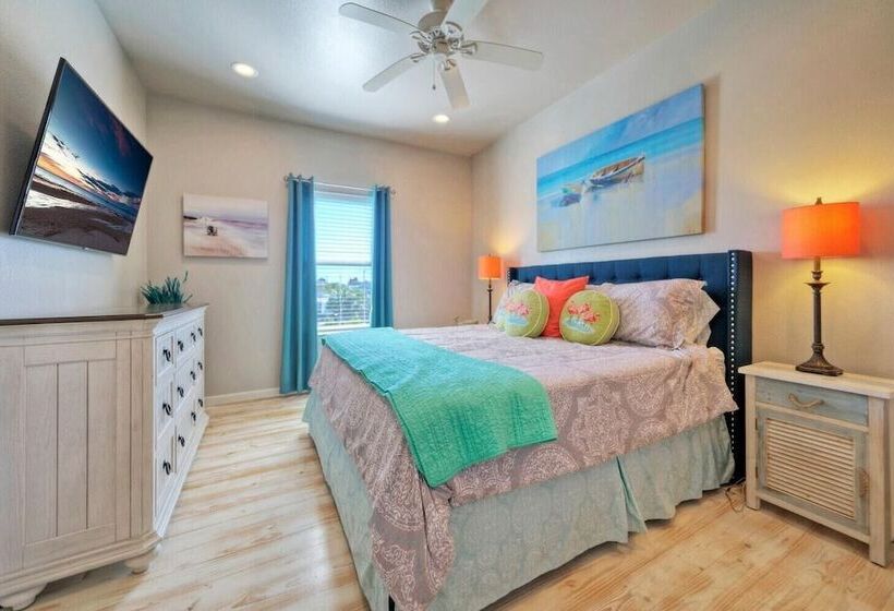 Priv Pool, Walk To Marina + Eateries, 3 Mins To Beach Marlin Azul By Avantstay