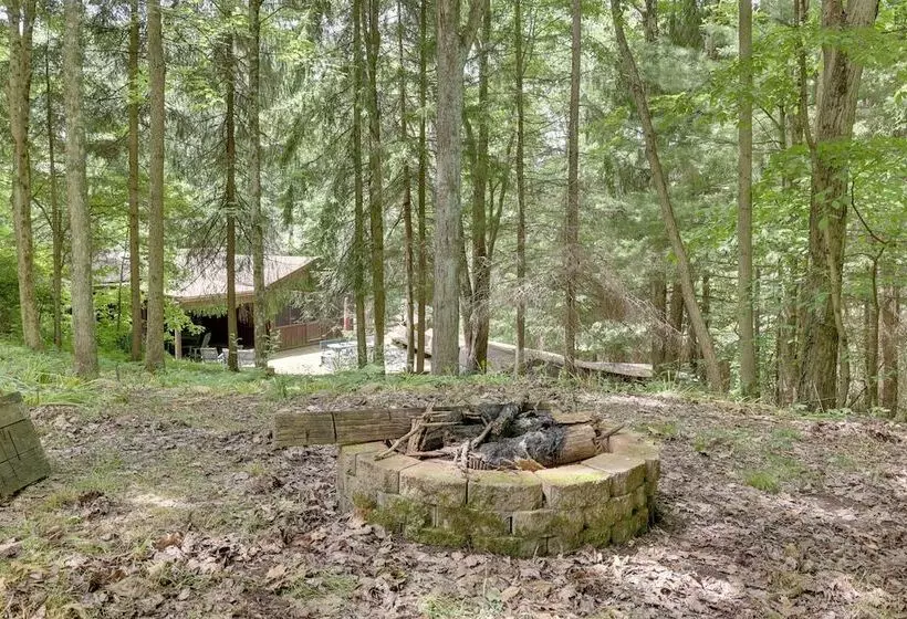 Peaceful Carrollton Retreat W/ Deck & Fire Pit!