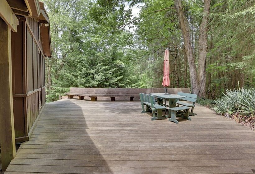 Peaceful Carrollton Retreat W/ Deck & Fire Pit!