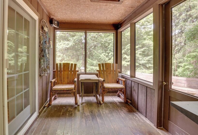 Peaceful Carrollton Retreat W/ Deck & Fire Pit!