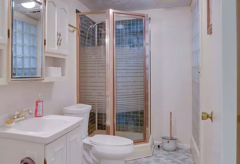 Peaceful Carrollton Retreat W/ Deck & Fire Pit!