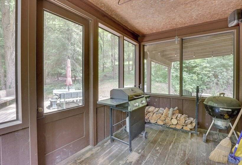 Peaceful Carrollton Retreat W/ Deck & Fire Pit!