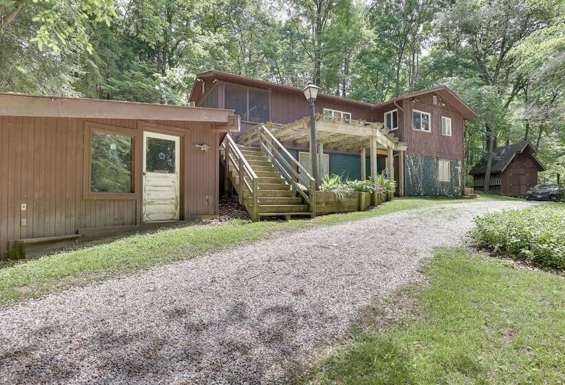 Peaceful Carrollton Retreat W/ Deck & Fire Pit!