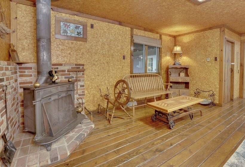 Peaceful Carrollton Retreat W/ Deck & Fire Pit!