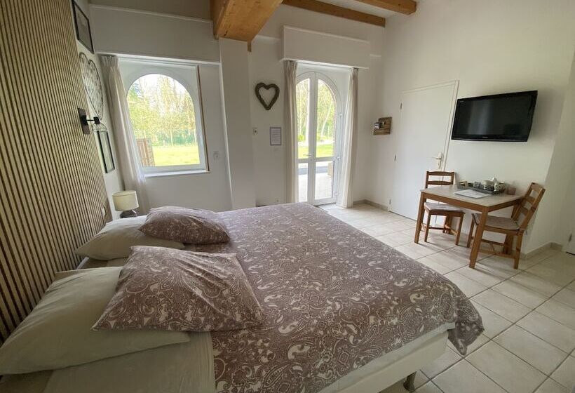 ペンション Aux Ecuries Du Château