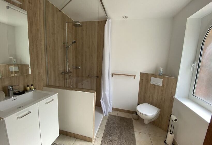 پانسیون Aux Ecuries Du Château