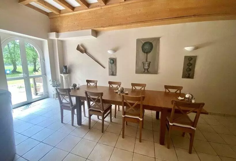 Majatalo Aux Ecuries Du Château