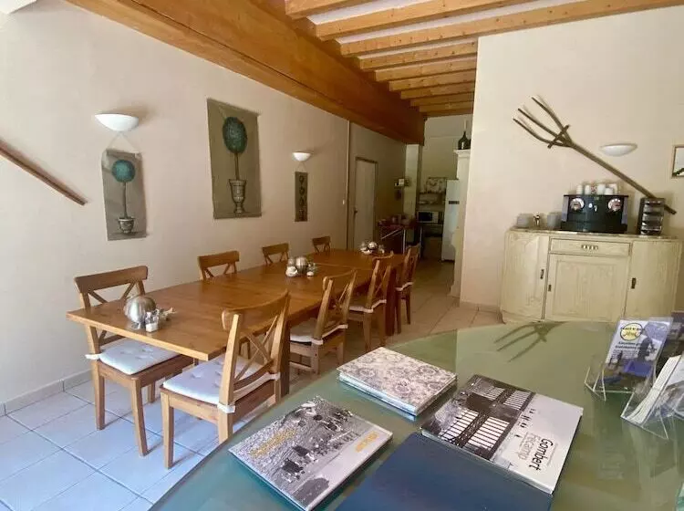 Majatalo Aux Ecuries Du Château