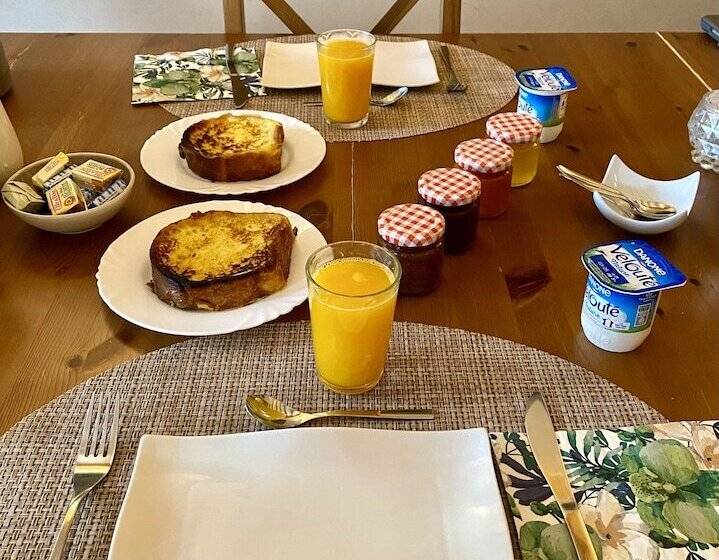 ペンション Aux Ecuries Du Château