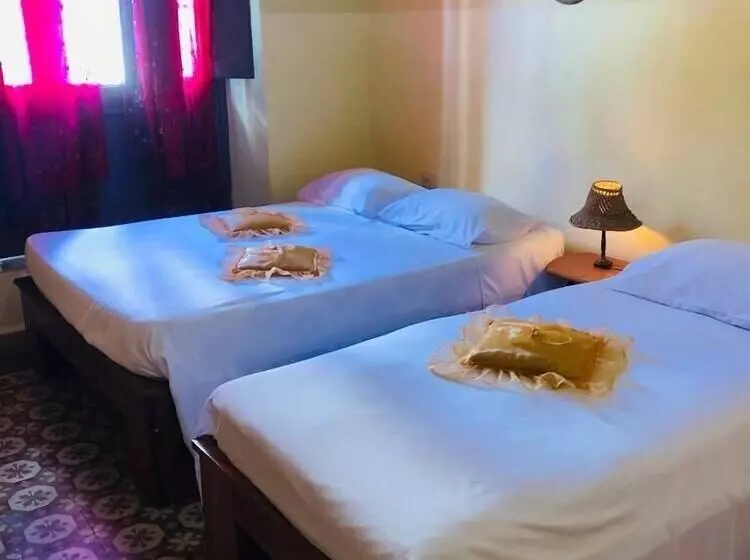 پانسیون Casa Colonial Lalita Cienfuegos