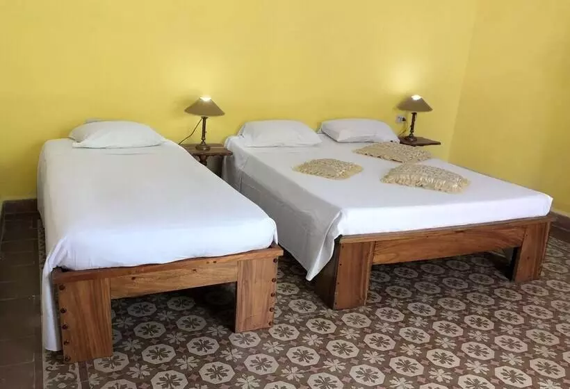پانسیون Casa Colonial Lalita Cienfuegos