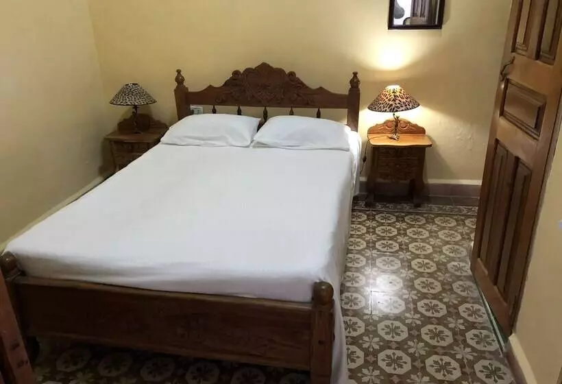 پانسیون Casa Colonial Lalita Cienfuegos