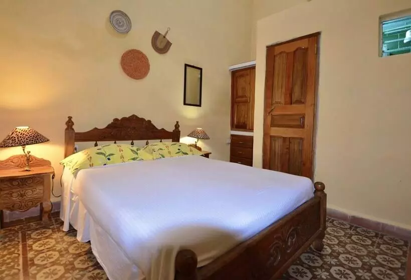 پانسیون Casa Colonial Lalita Cienfuegos