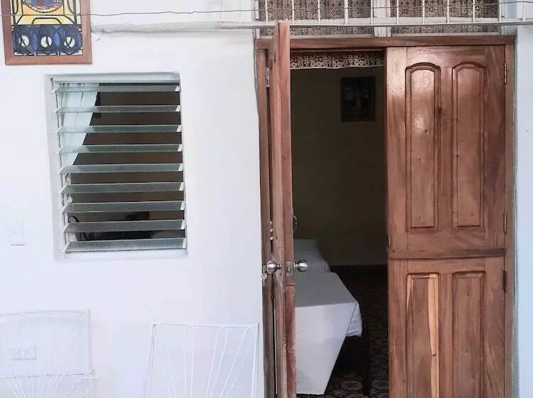 پانسیون Casa Colonial Lalita Cienfuegos