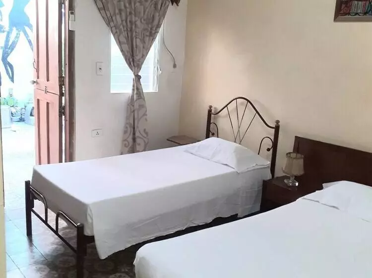 پانسیون Casa Colonial Lalita Cienfuegos