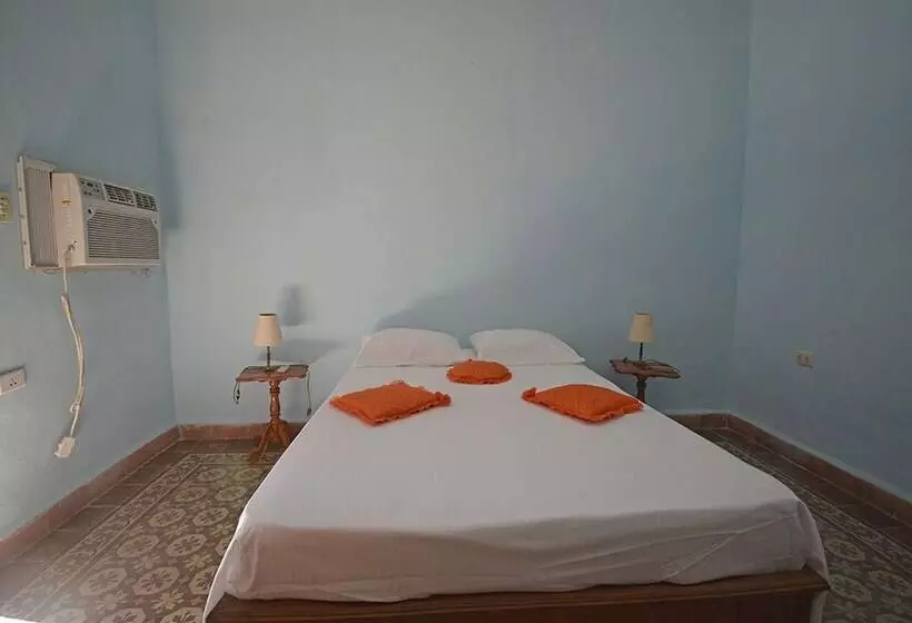 پانسیون Casa Colonial Lalita Cienfuegos