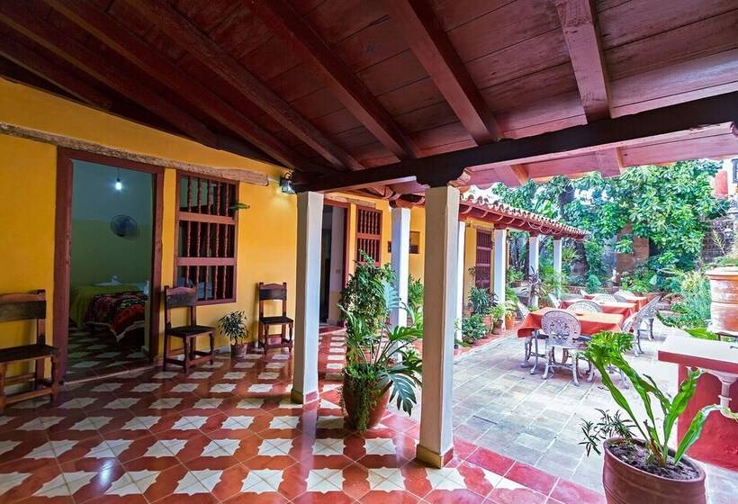 پانسیون Casa Hostal Reina Maria