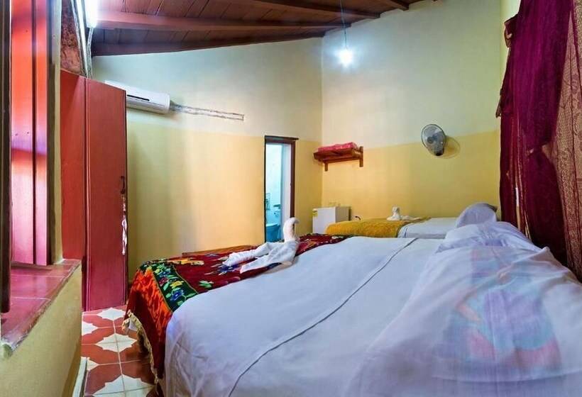 پانسیون Casa Hostal Reina Maria