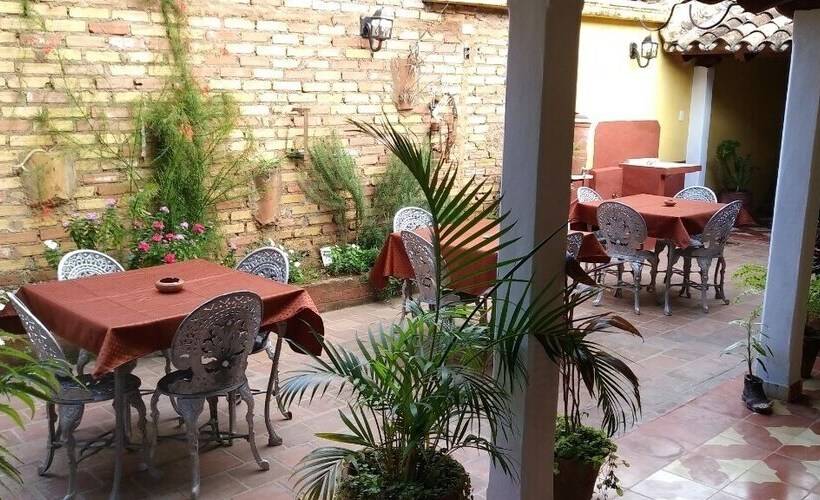 پانسیون Casa Hostal Reina Maria