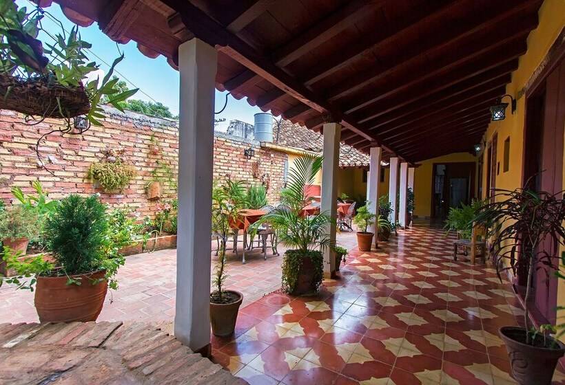 پانسیون Casa Hostal Reina Maria