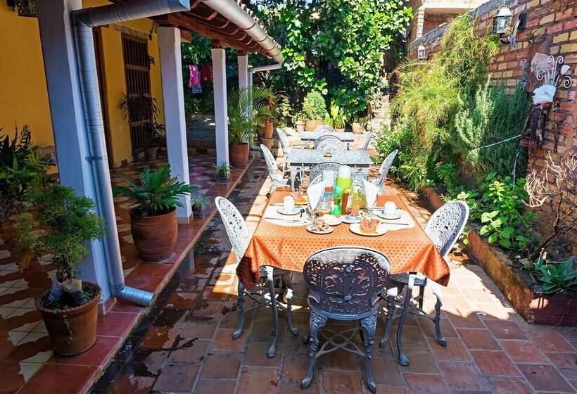 پانسیون Casa Hostal Reina Maria