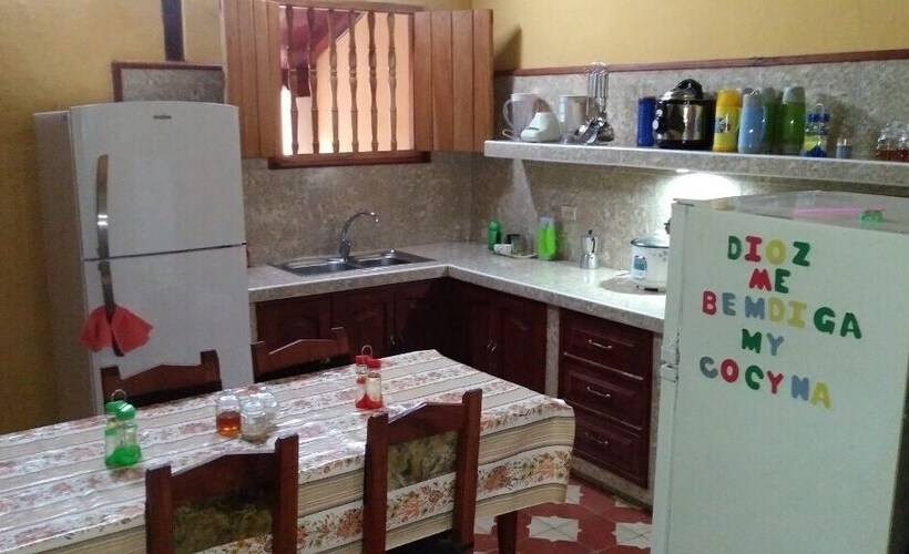 پانسیون Casa Hostal Reina Maria