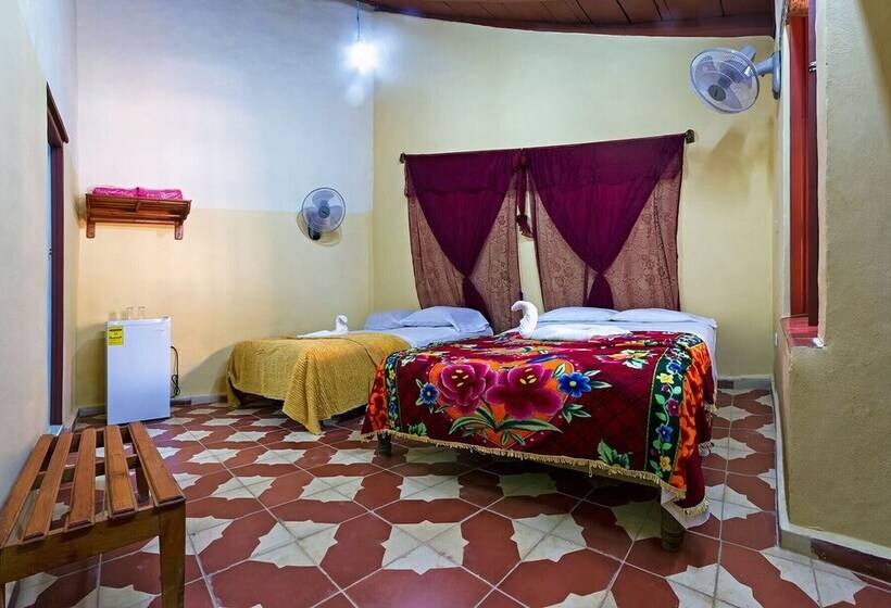 پانسیون Casa Hostal Reina Maria