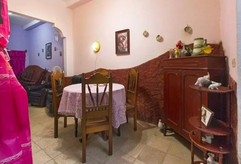 پانسیون Hostal Leidi Diana Trinidad