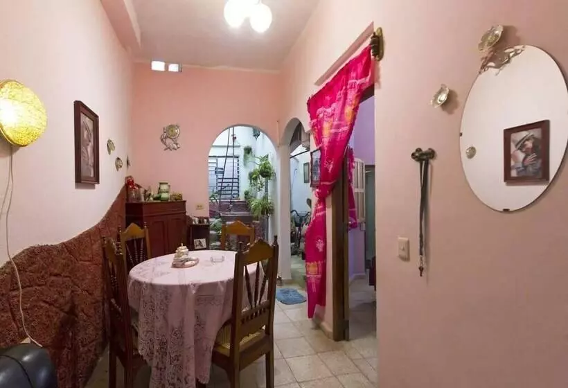 پانسیون Hostal Leidi Diana Trinidad